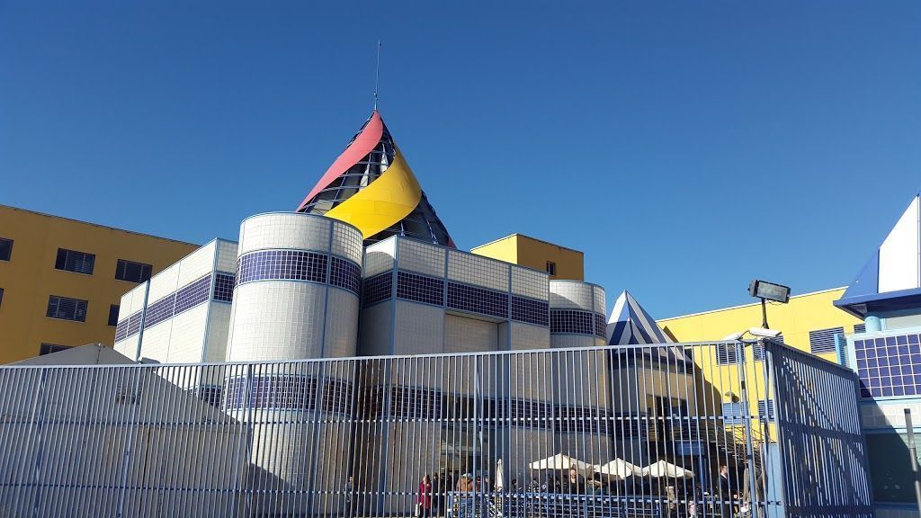La Brigada de Extranjería se colapsa ante las masivas peticiones de asilo